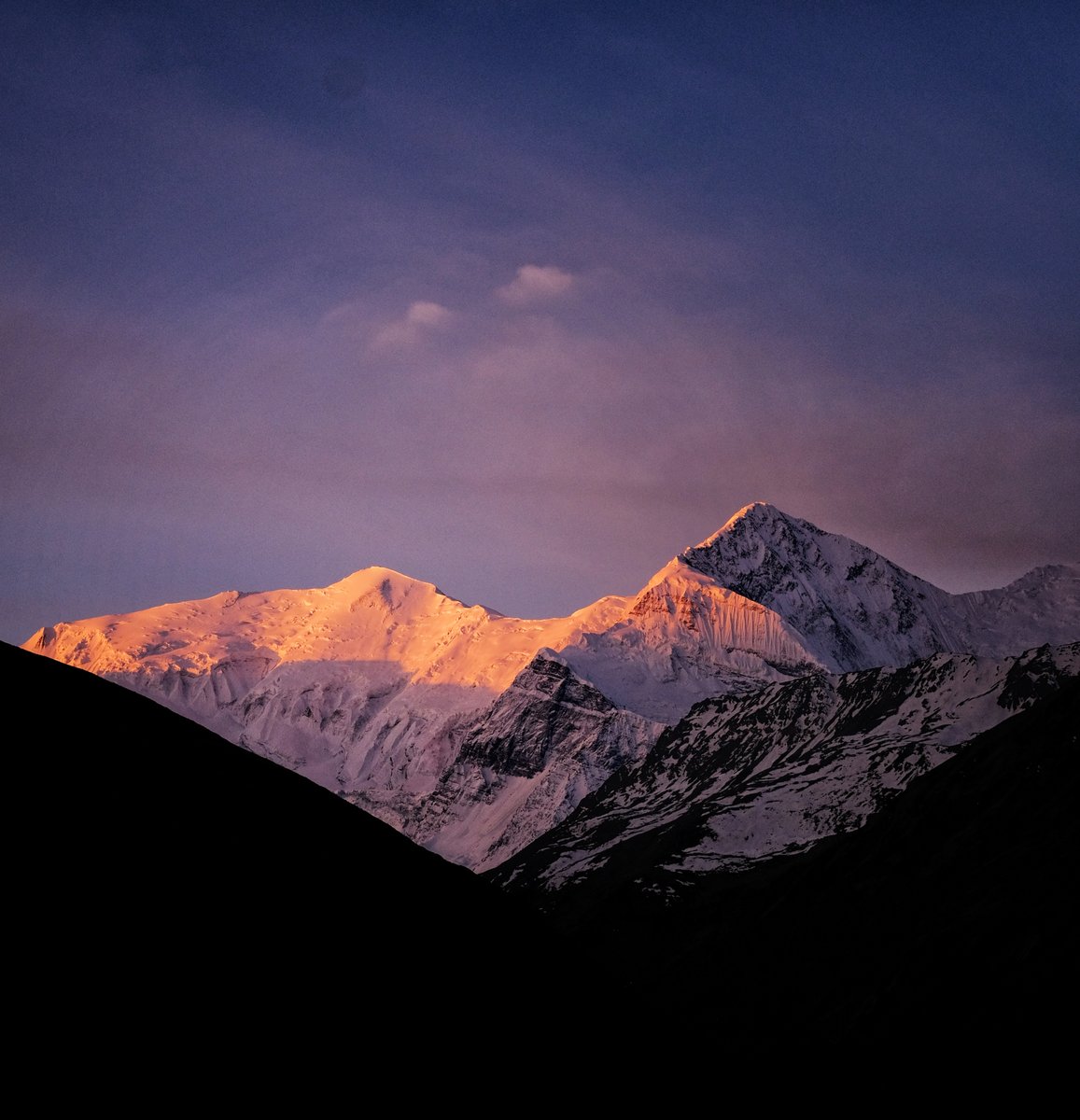 After Yak Kharka, there was a steep climb to Leddar which was tough. But we were thankful not to start the last day with this climb. Sunrise next morning from Leddar teahouse